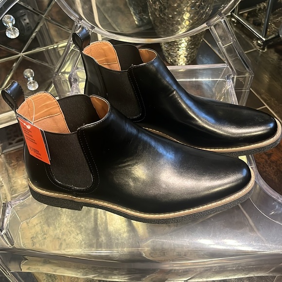 New mens boots - Picture 2 of 4